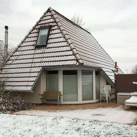 Σπίτι διακοπών Mit Terrasse, Grill Und Garten
